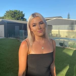 Meet your Posher, Ella